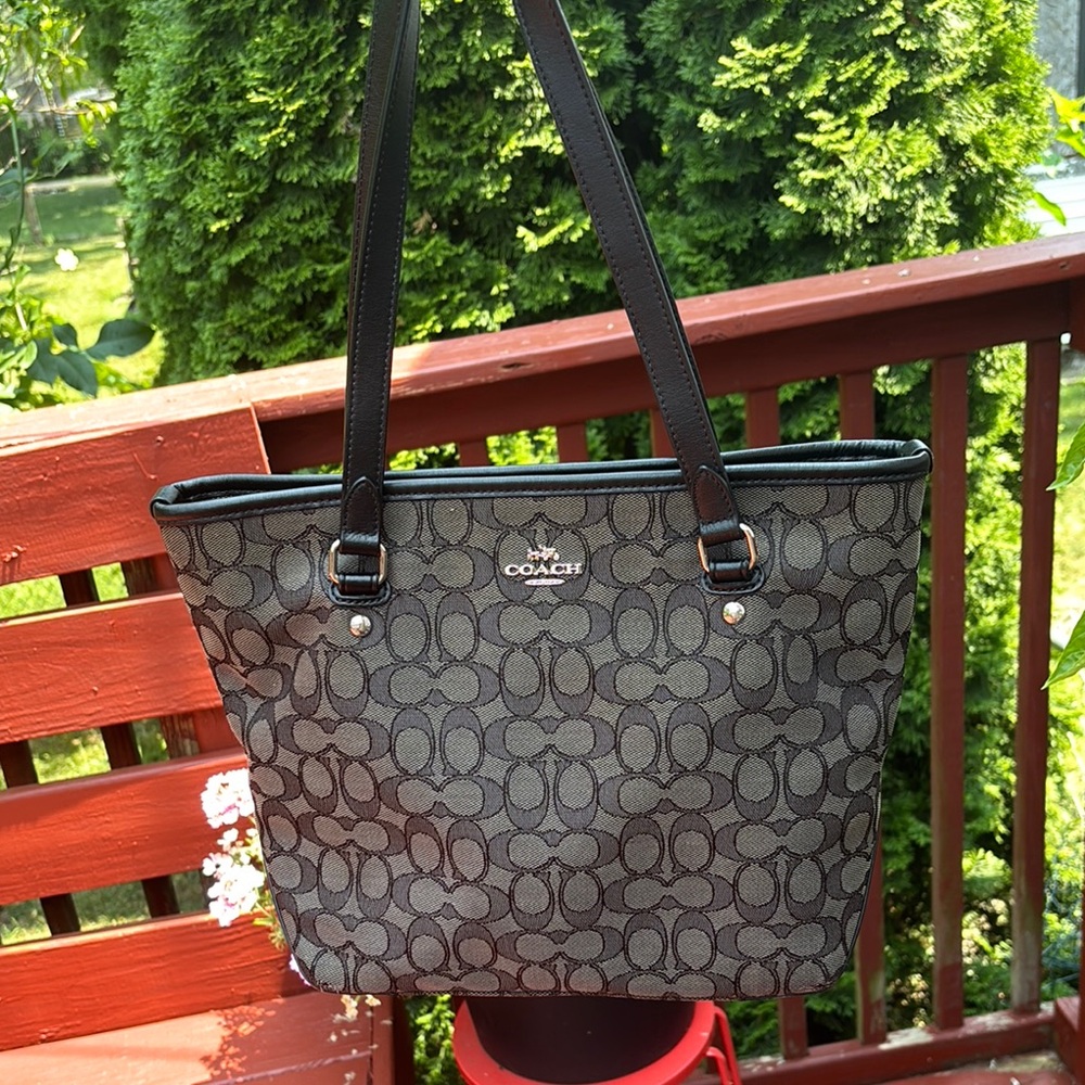Used Coach Outline Signature Zip Top Tote